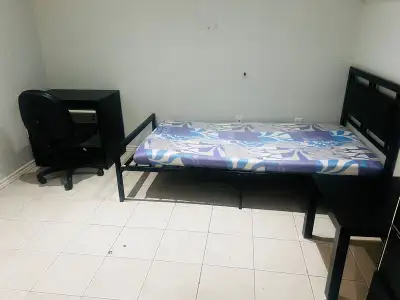 Close to Wonderland, Vaughan Mills and all the other amenities. Family environment.