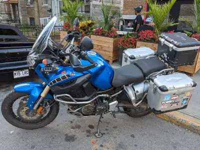 2012 Yamaha XT1200Z Super Ténéré – Prête pour l'aventure! Moto bien entretenue, en excellent état, p...