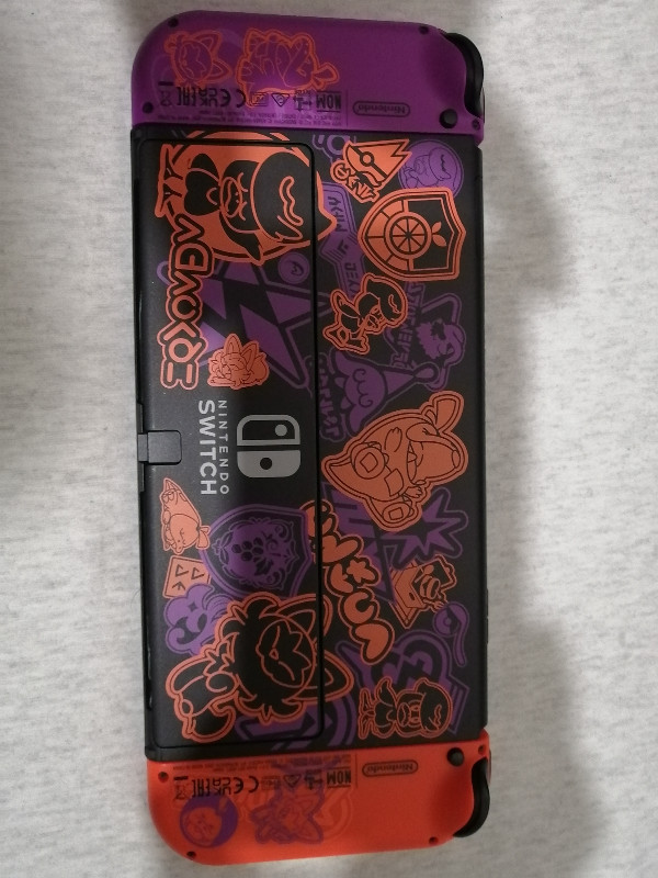 OLED Nintendo Switch - Pokemon Scarlet & Violet Edition in Nintendo Switch in Edmonton