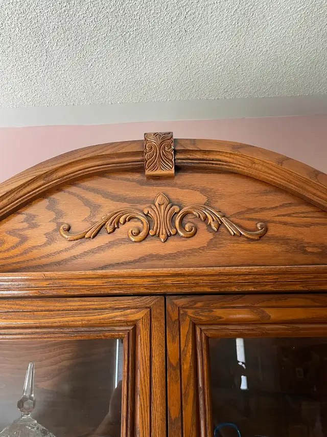 Antique China Cabinet/Hutch in Hutches & Display Cabinets in Oshawa / Durham Region - Image 3