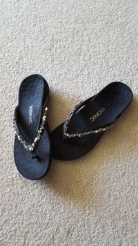 Vionic Sandals Size 8, BRAND NEW