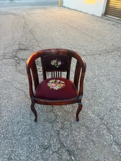 Free delivery used Vintage Accent Chair, View more