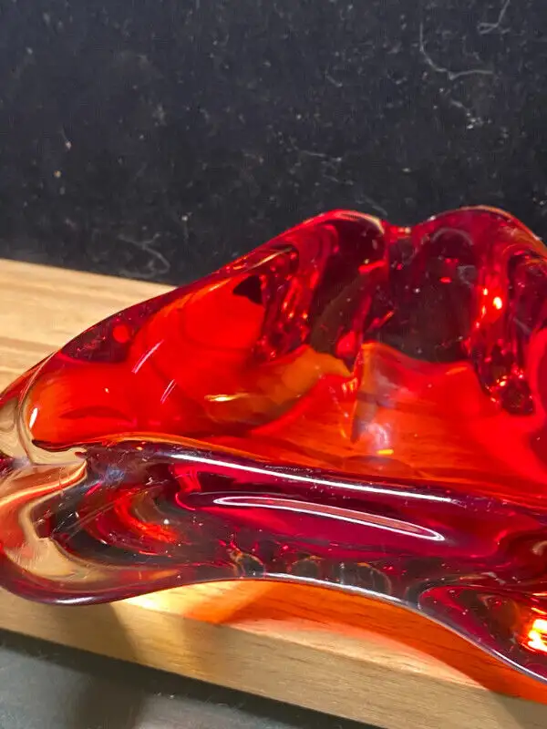 MiD CENTURY Ruby Red GLASS BOWL in Arts & Collectibles in Vancouver - Image 4