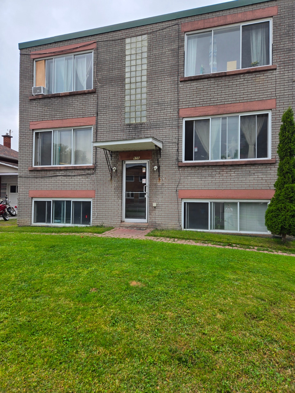 Large 2 bedroom for rent 1