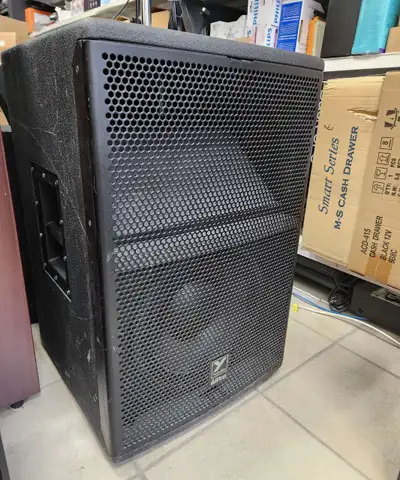 Yorkville LR1004 Subwoofer, View more