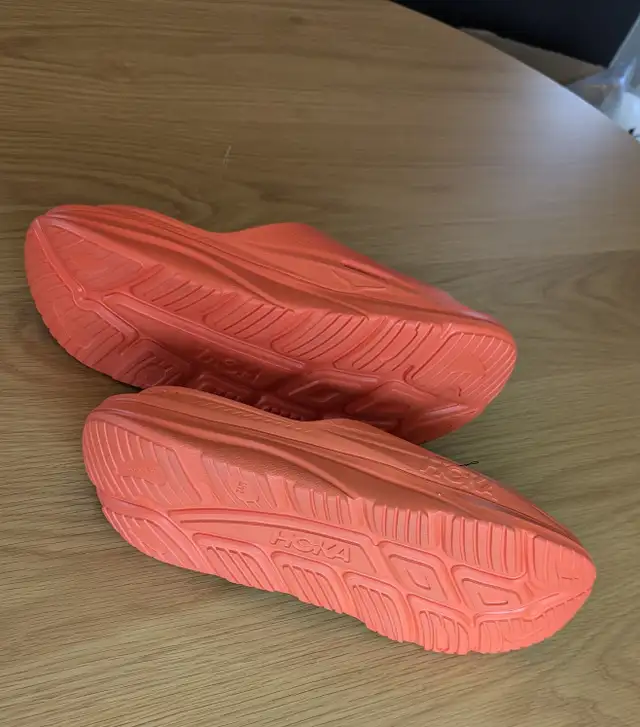 Hoka Recover Slides 3, Orange - Size 12/14. Brand New (Tag On) in Men's Shoes in Kitchener / Waterloo - Image 4