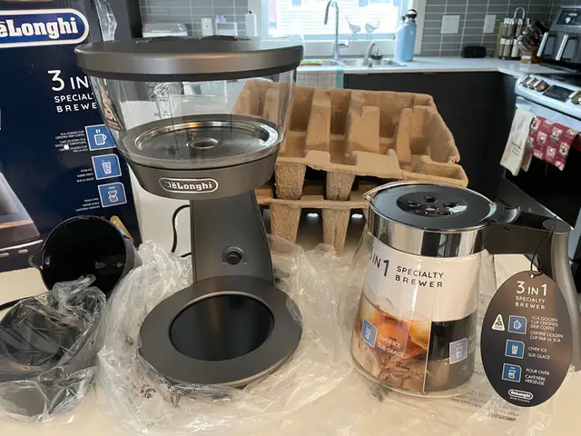 De’longhi 3-in-1 Specialty Coffee Brewer- Brand New in Coffee Makers in London - Image 3