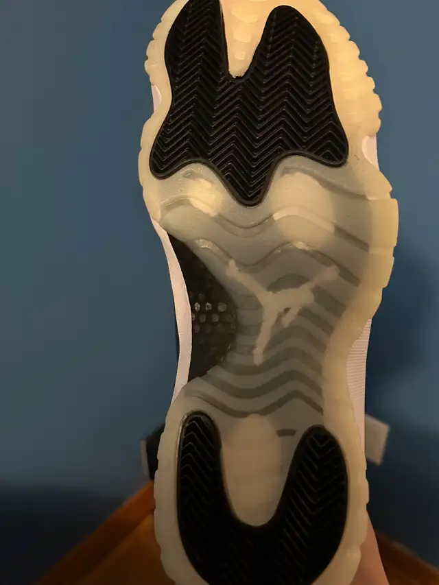 AIR JORDAN 11 RETRO in Men's Shoes in City of Montréal - Image 4