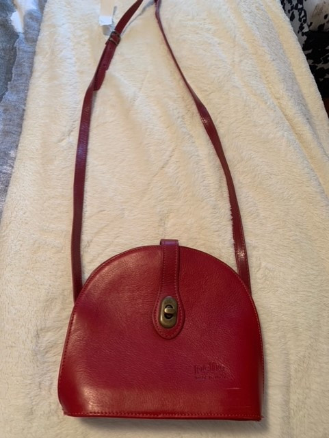 Red leather shoulder bag in Women's - Bags & Wallets in Ottawa