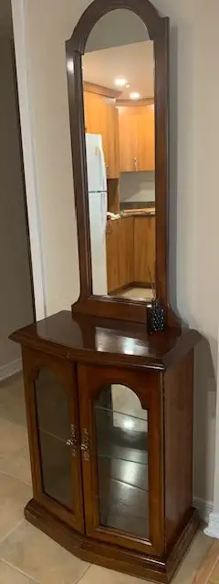 Curio vitré / Glass display cabinet, View more
