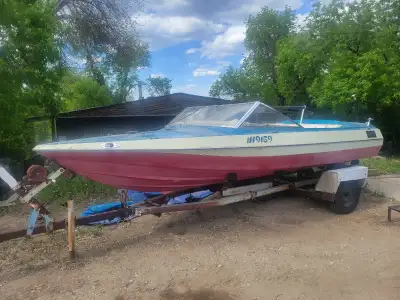 1976 All American 18 ski boat 5.7L American boat manufactured by ABC boats out of Spokane Washington...