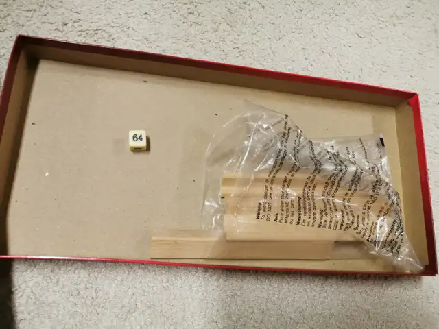 Scrabble board game in Toys & Games in Kitchener / Waterloo - Image 4