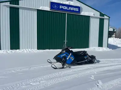 For sale 2018 Polaris XCR 800 switch back. 2406 miles ,scratchers ,mirrors and a brand new belt. 137...