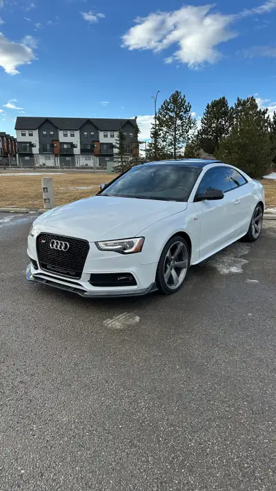 CTIVE STATUS Selling my Supercharged 2013 Audi S5 with a white exterior and red interior, has a 7 sp...
