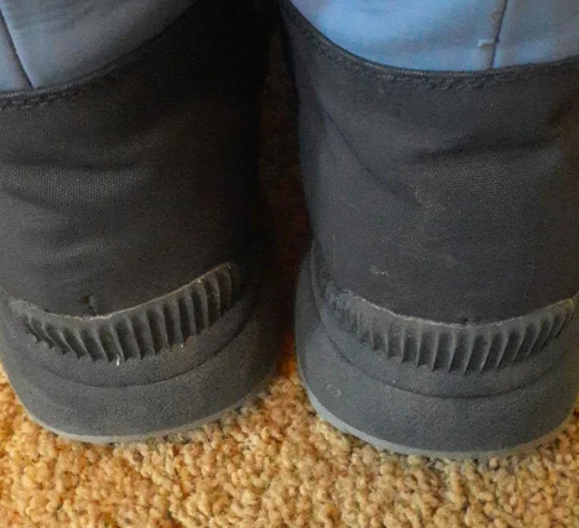 Blue nylon Cougar winter boots w ski slope flair Size 9 women in Women's - Shoes in Markham / York Region - Image 7
