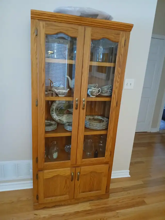 Dining Room Set in Dining Tables & Sets in Barrie - Image 3