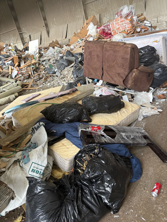 CHEAP AND FRIENDLY JUNK  REMOVAL  - Mississauga / Peel Region in Other in Mississauga / Peel Region - Image 4