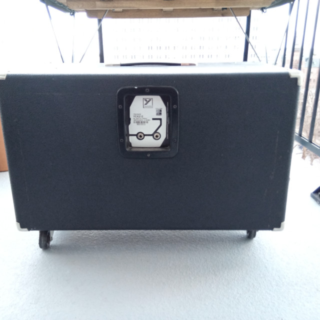 Traynor YCX212, 80W 4 Ohm, guitar Cabinet in Amps & Pedals in City of Halifax - Image 2