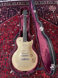 Godin Summit Classic Convertible Goldtop Guitar
