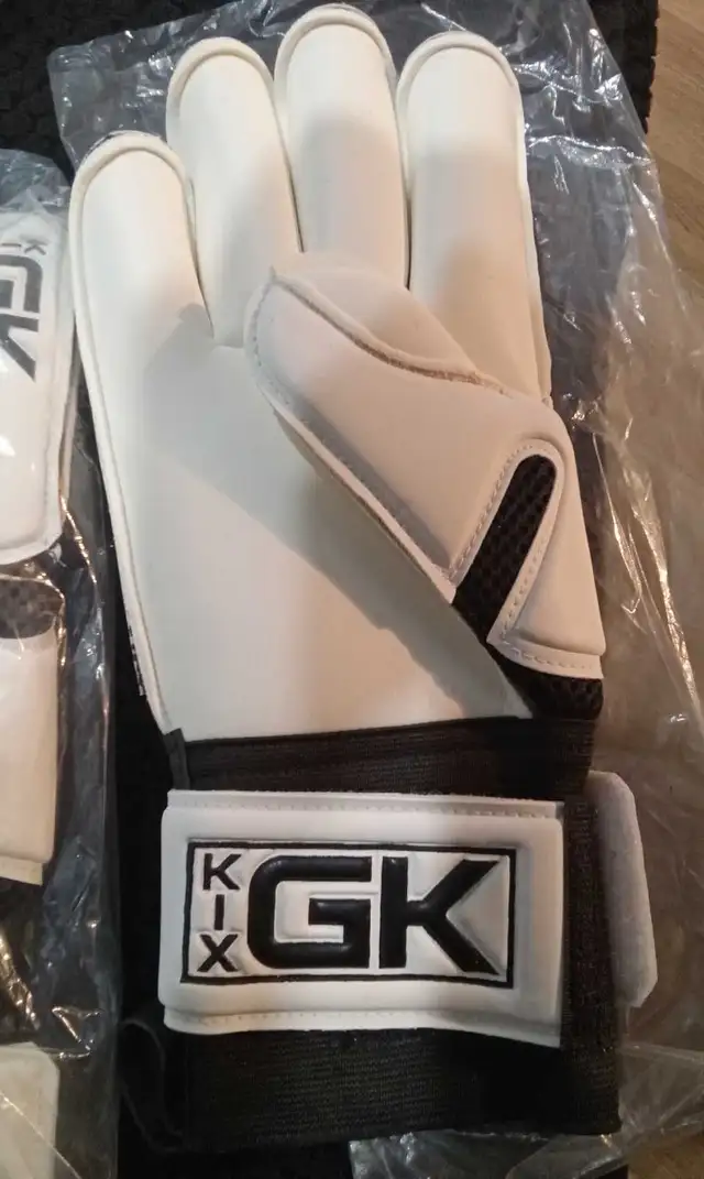 Kix GK Soccer Goalie Gloves (New) in Soccer in St. Albert - Image 4