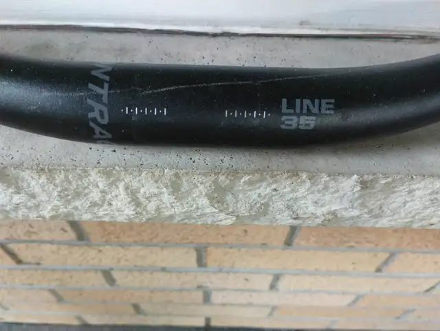 Cintre de vélo de montagne bontrager,neuf in Frames & Parts in Lévis - Image 3