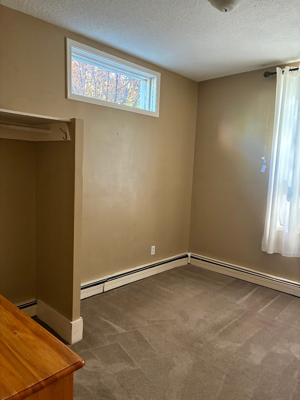 Street level one bedroom West Hill 5