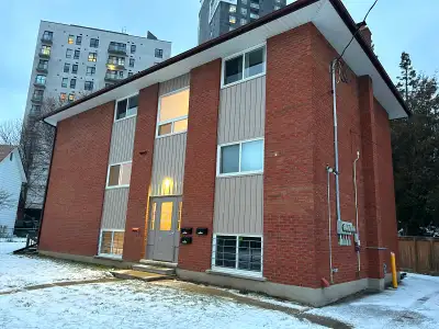 Nice Large 4 bedroom apartment in small, quiet and private building in middle of of Up-town Waterloo...