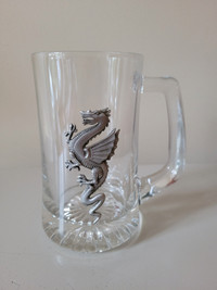 Chope de bière avec dragon en étain Beer stein mug dragon