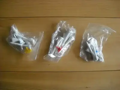 150 tees et 30 marque-balles (golf), View more