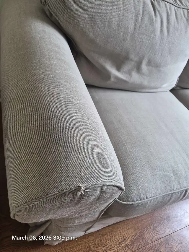 Free Couch and Loveseat in Couches & Futons in Oshawa / Durham Region - Image 7
