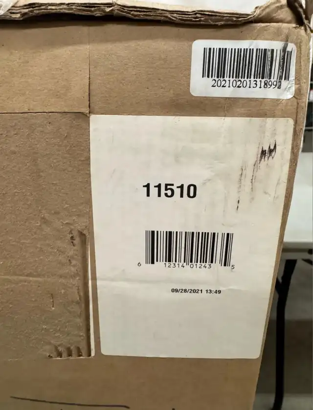 CURT 11510 Trailer Hitch Infiniti in Other in Hamilton - Image 8