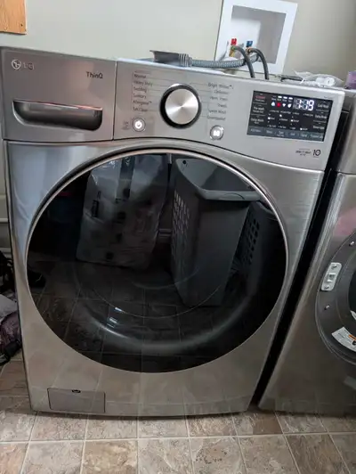 Got them at the end of May. I'm moving and I no longer need them. They connect to phone on app. (Tel...