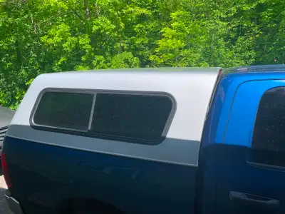 Fits ram 1500 2009-2019 5’7 “ box Call Adrian @ 514-963-9948