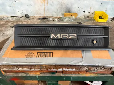 1991-1993 Toyota MR2 OEM Rear Center Tail Light Panel Taillight Lamp Garnish - very good condition W...