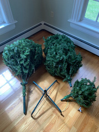 7 ft Christmas tree (pre-lit)