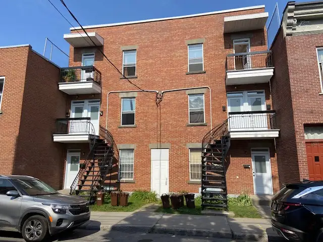 Plateau centre beau grand 4 1/2 pour 1 Juin