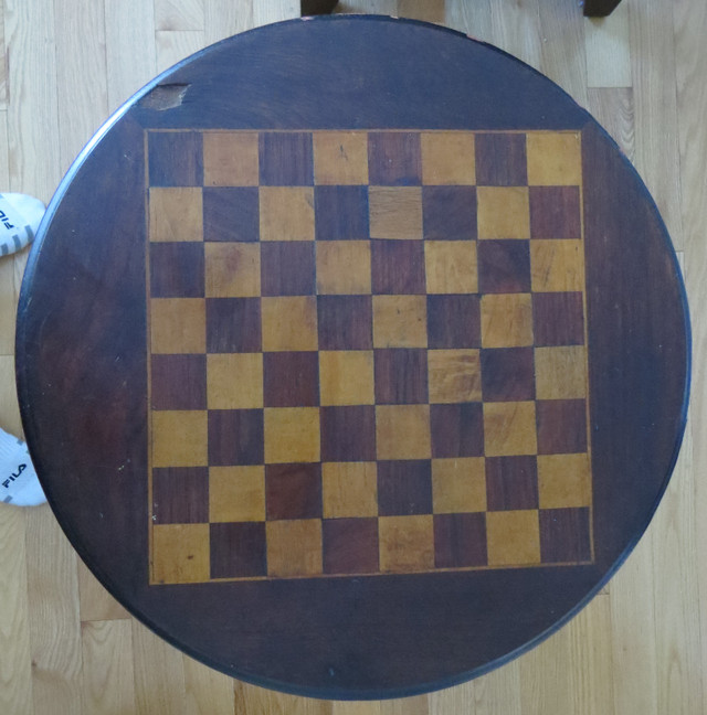 ANTIQUE CHESS TABLE  CIRCA 1870 in Arts & Collectibles in Kitchener / Waterloo - Image 3