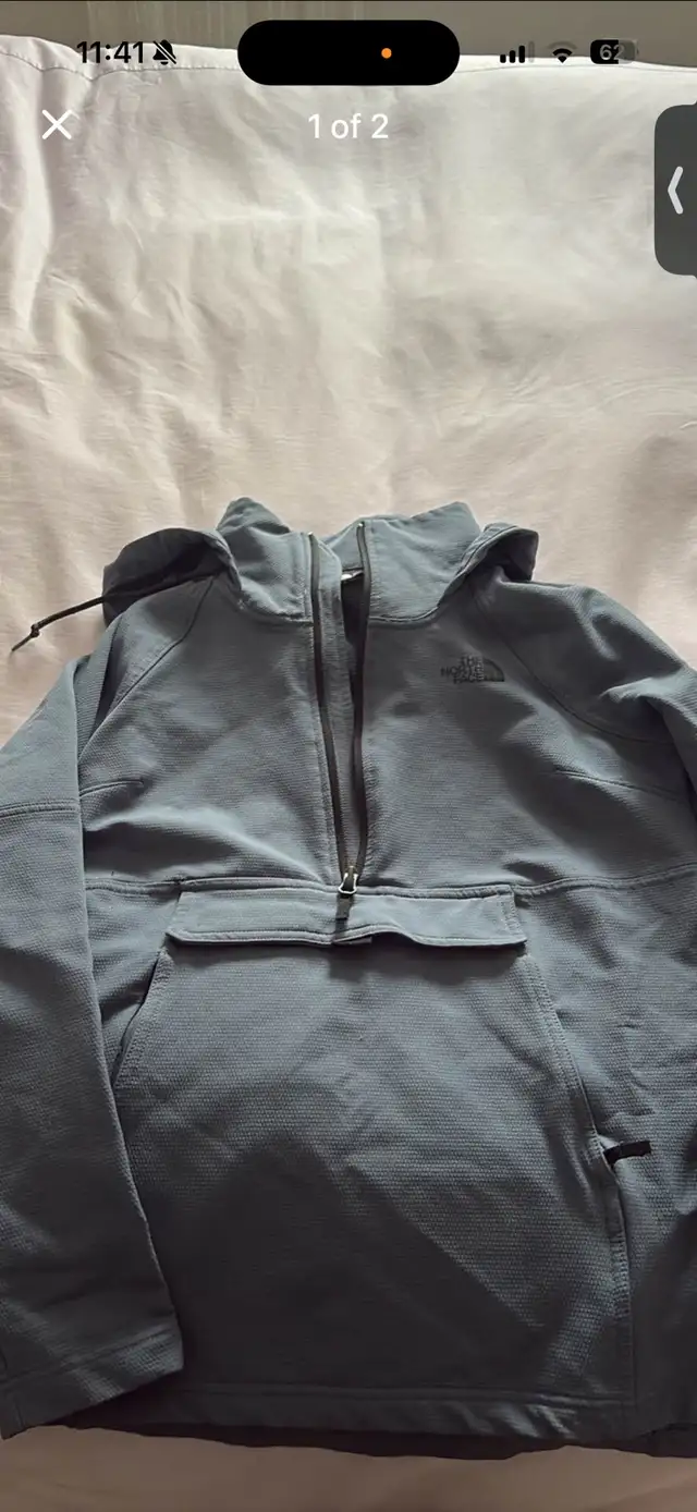 North Face Jacket in Women's - Tops & Outerwear in Oakville / Halton Region - Image 2