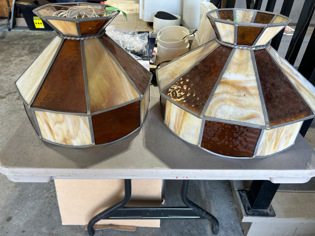 2 beautiful stained glass hanging lamps in Indoor Lighting & Fans in Kawartha Lakes - Image 2