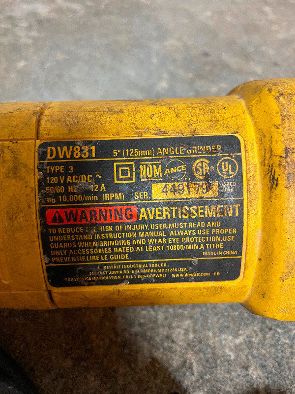 Dewalt angle grinder, for parts! in Power Tools in Mississauga / Peel Region - Image 2