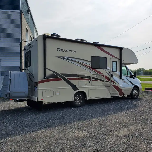 2020 Mercedes Thor Quantum Sprinter in RVs & Motorhomes in Bedford - Image 11
