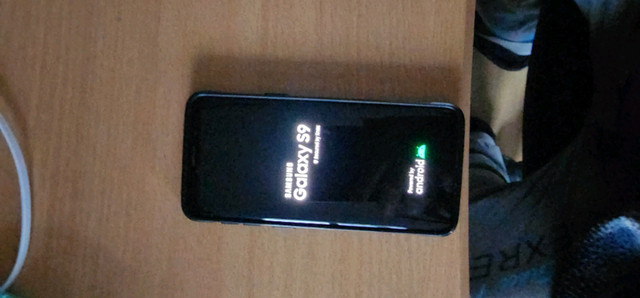 Cellulaire Samsung S9 comme neuf avec Case  dans Téléphones cellulaires  à Saint-Hyacinthe