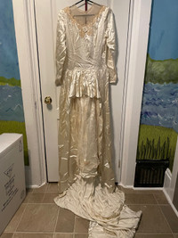 Vintage 1940’s wedding gown