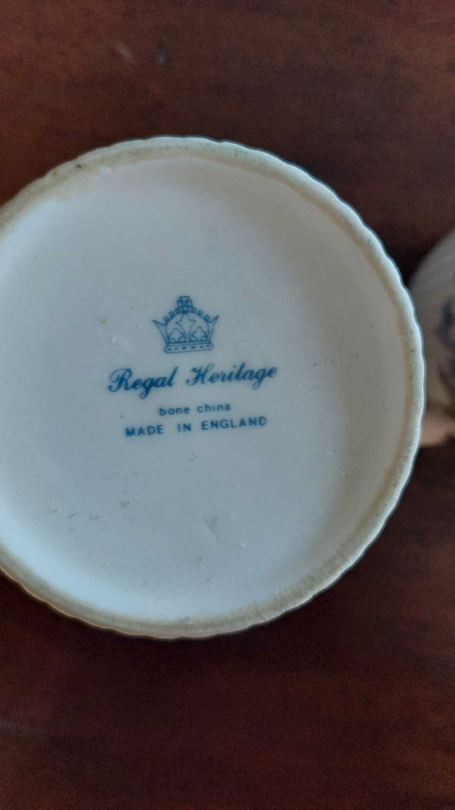 Regal Heritage Bone China Mugs in Kitchen & Dining Wares in Strathcona County - Image 2