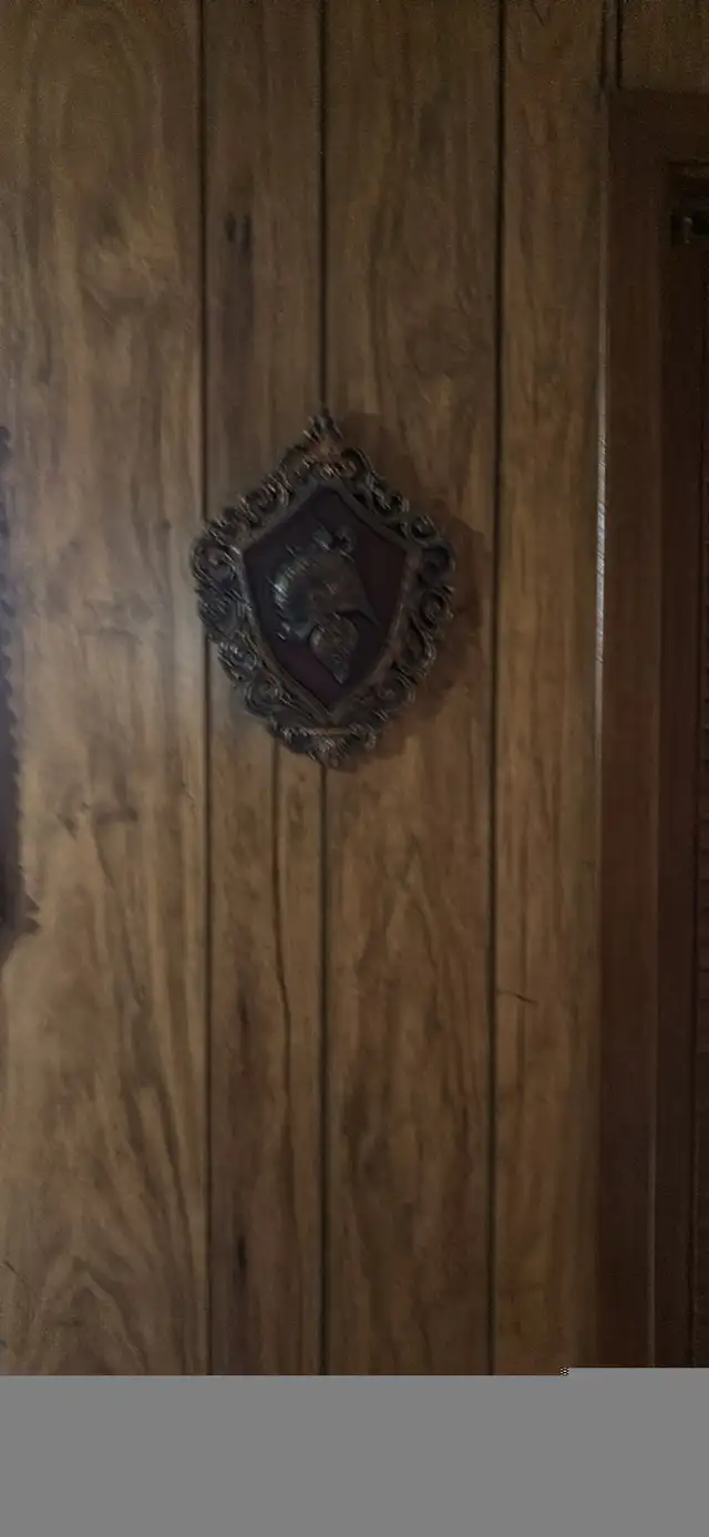 vintage mirror with roman wall hangings in Arts & Collectibles in City of Toronto - Image 3