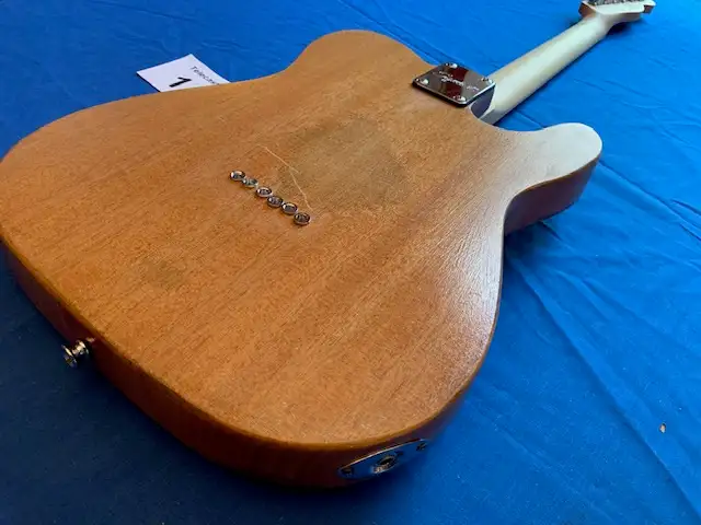 1   Fender Squier Telecaster Road Worn Lefty in Guitars in Ottawa - Image 10