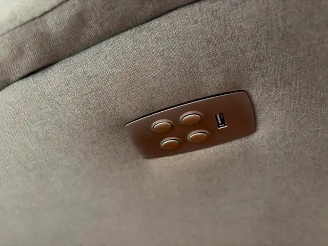 Like new Lazyboy power recliner with charging port (USB) in Chairs & Recliners in Stratford - Image 3