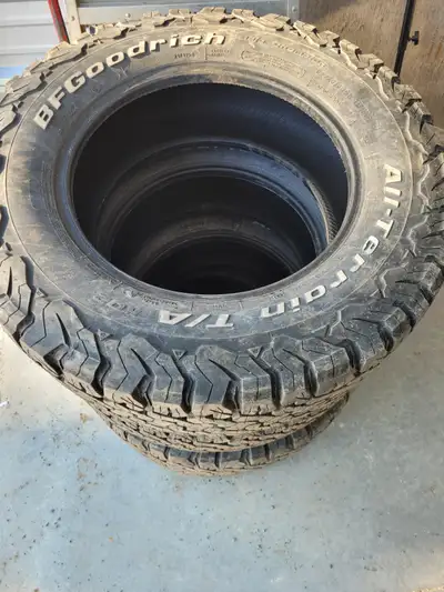 4 pneus toutes saisons BF Goodrich K02 All Terrain, 275/65R18 homologué pour l'hiver, parfait pour c...