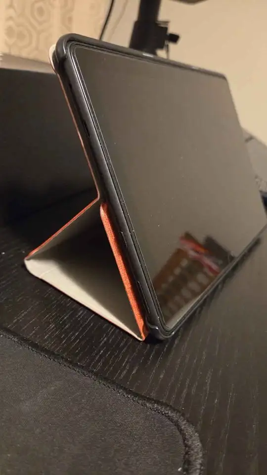 Amazon Fire HD 10 (11th gen) Tablet + Case64728172194178123