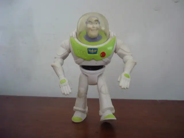 Donald Duck & Buzzlightyear Toy Figurines Disney63417636476545122